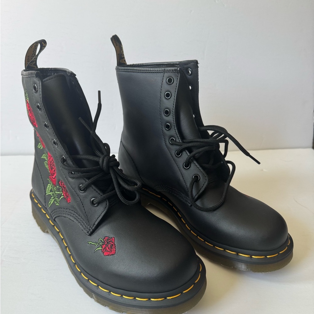 Dr Martens 1460 Vonda Floral Black Leather Lace Up Boots Women’s US Size 10